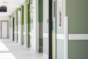 Lire la suite à propos de l’article Protection des murs et des portes Acrovyn® CS France